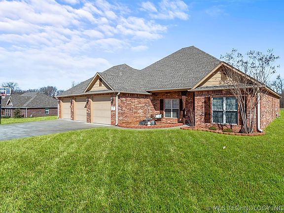 3rd image of 7801 Boysen Dr