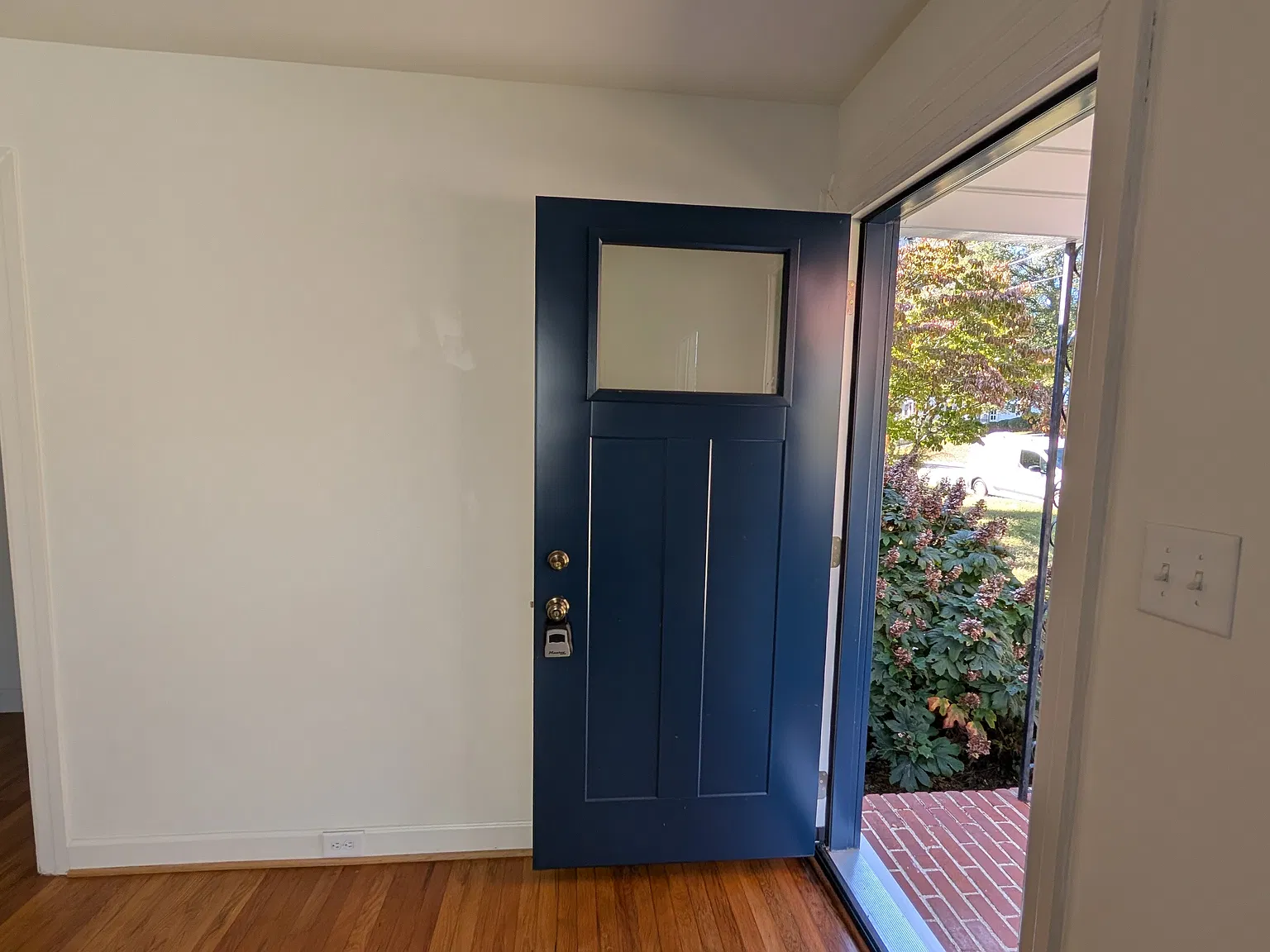 2 bed, 974 sqft, $2,000 — Photo 2