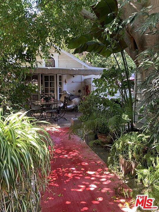 1st image of 1145 N Poinsettia Pl