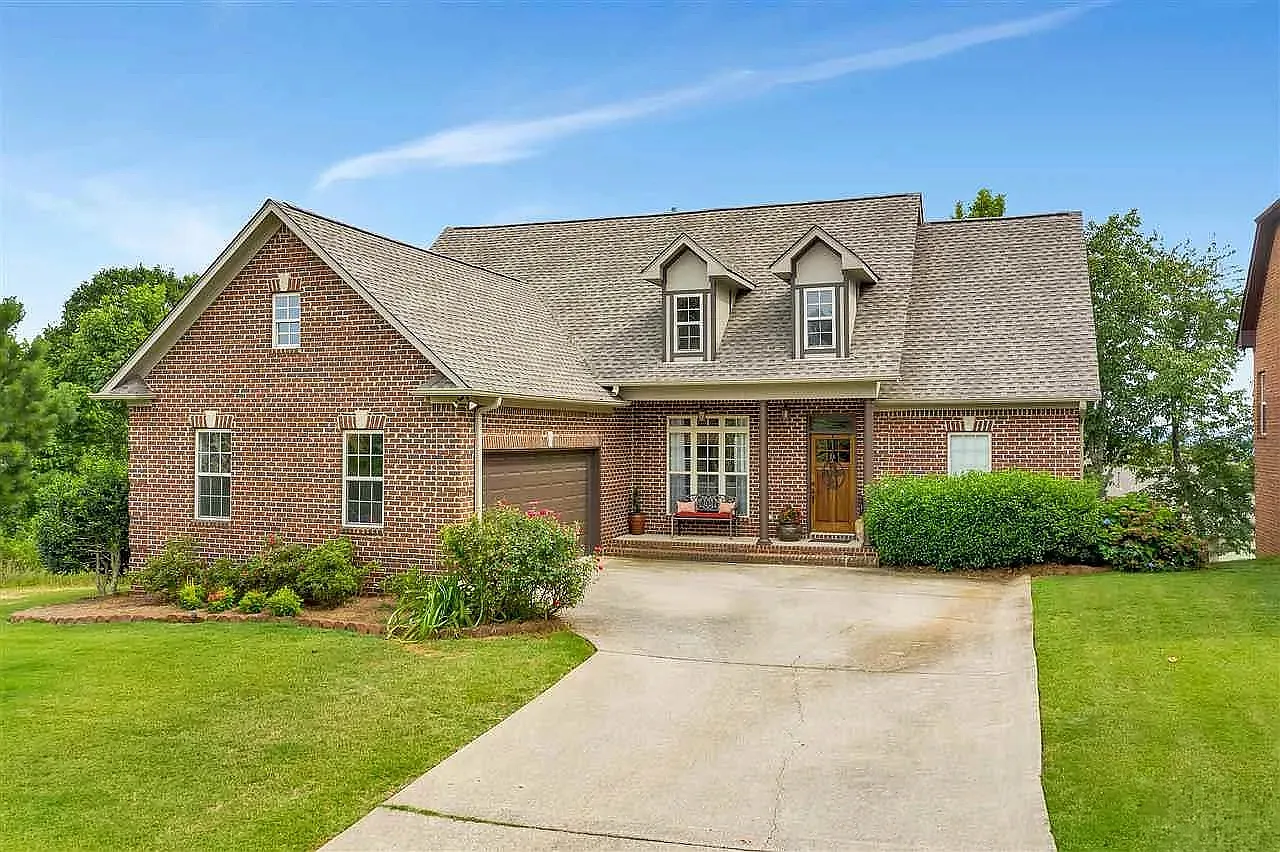 4 bed, 3000 sqft, $2,700 — Photo 1