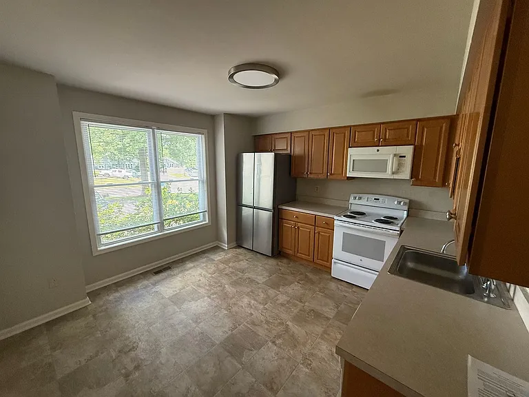 108 Pipers Pl — Photo 2