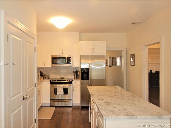 5th image of 1118 Milan Ave