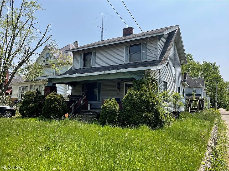 2nd image of 2120 Tuscarawas St E