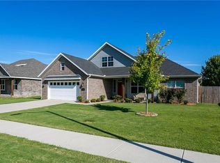 803 McKenzie Ave, Siloam Springs, AR 72761
