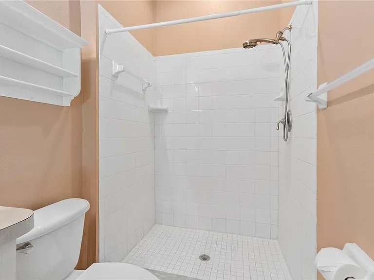 3326 Covered Bridge Dr W — Photo 24