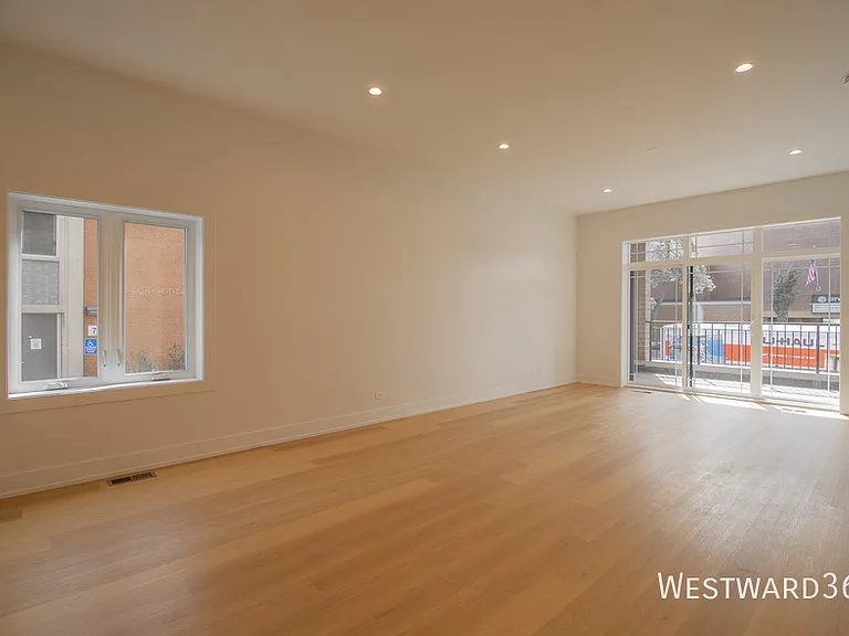 2042 W Washington Blvd #1E — Photo 6