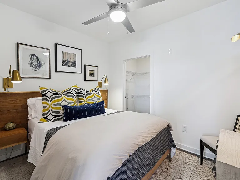 Link Apartments Broad Ave — Photo 30