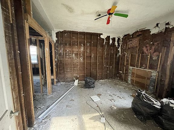 3rd image of 110 Bridge St