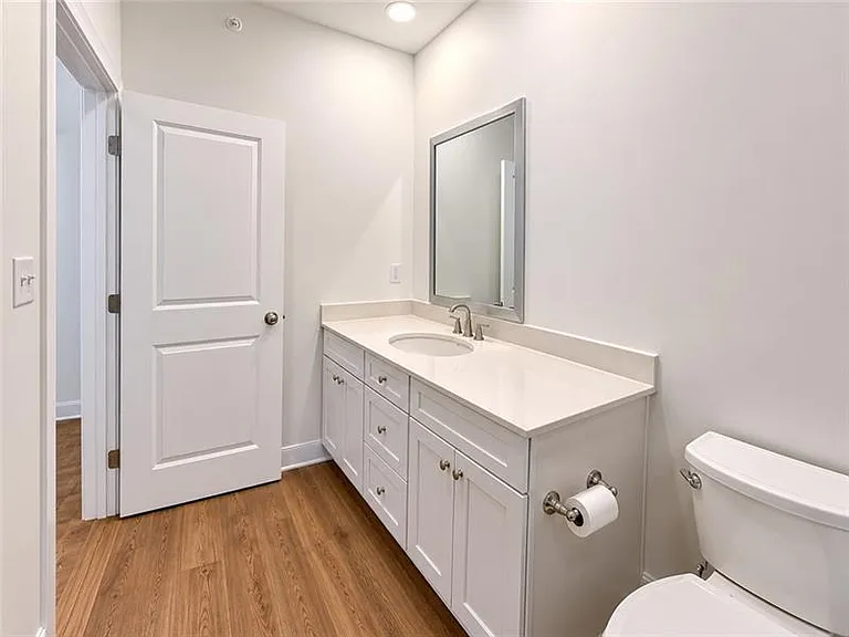 121 E Main St — Photo 29