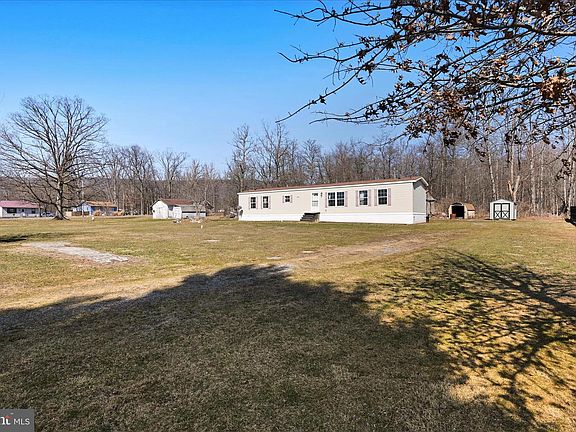 4th image of 571 Schubert Rd