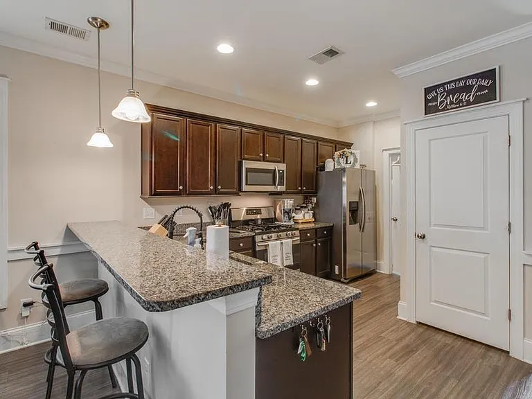 344 Dawsons Park Dr — Photo 1