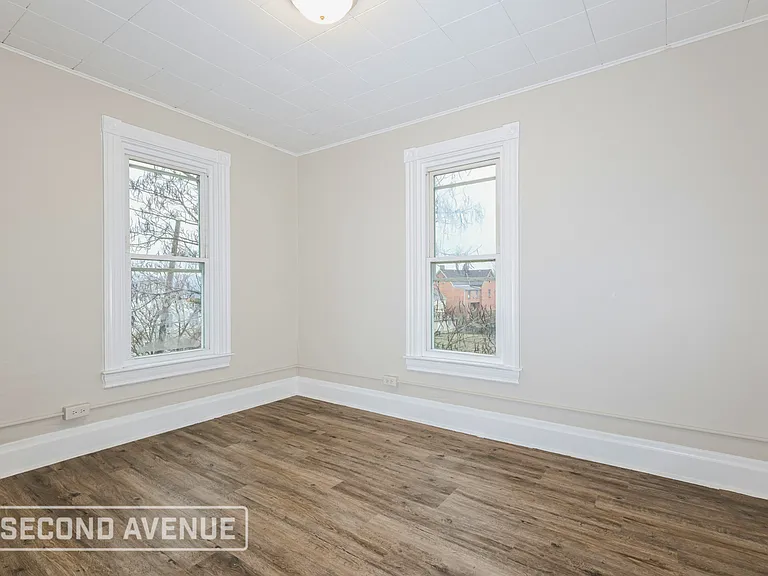 127 E 15th Ave — Photo 7