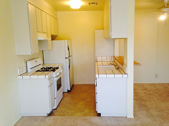 2nd image of 15516 Nordhoff St Unit 203