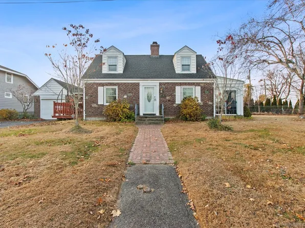 545 Washington Parkway, Stratford, CT 06615