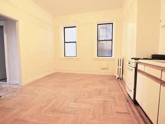 5th image of 30 Magaw Pl APT 1E