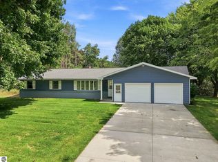 2061 S Green Rd, Lake City, MI 49651