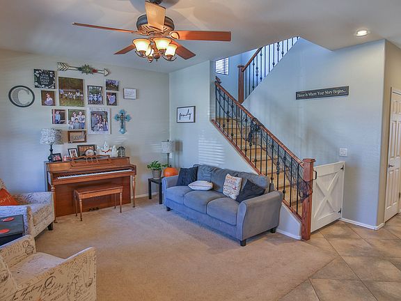 3rd image of 1241 W Desert Hollow Dr