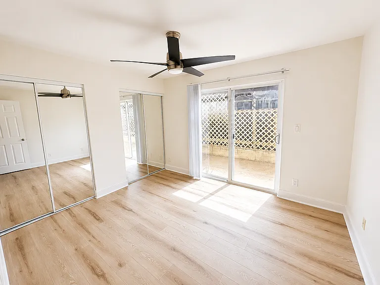 1371 E Washington Ave #102 — Photo 6