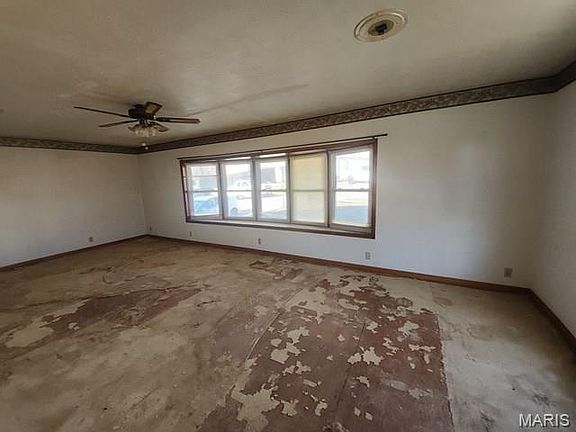4th image of 1004 Ozark St