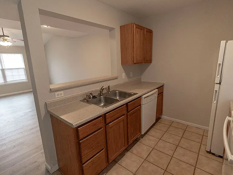 5808-5810 Canaveral Dr — Photo 7