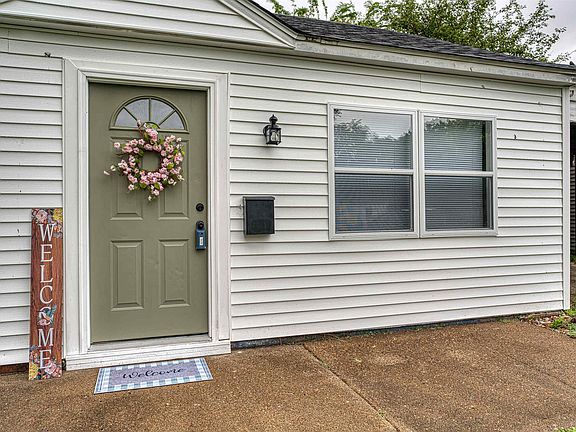 3rd image of 2412 Herbert Ave