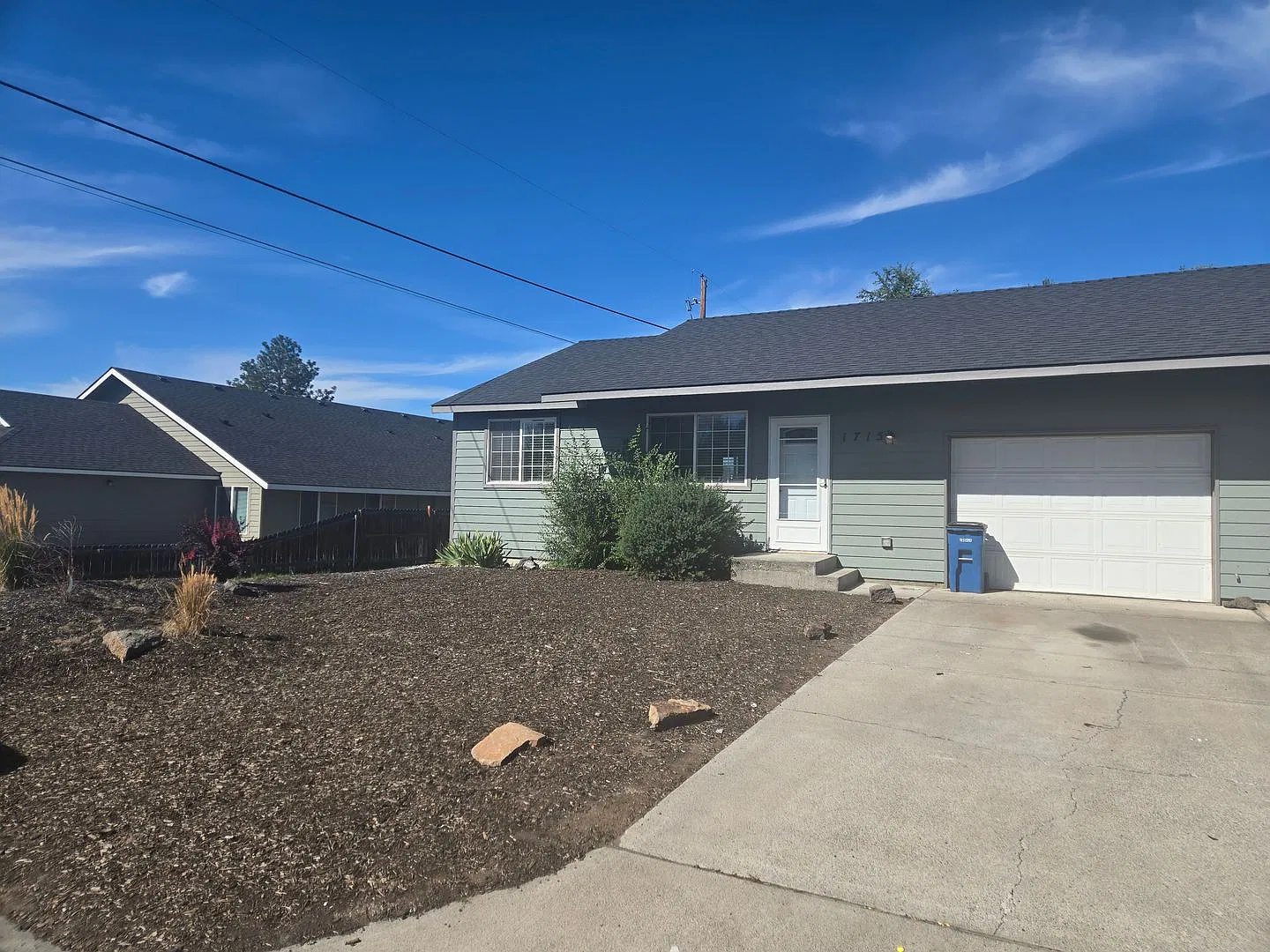 Fully Remodeled Single-Story Duplex in Southwest Redmond! — Photo 1