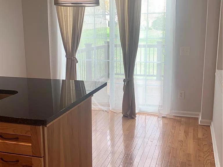 1859 Hemming Way S — Photo 12