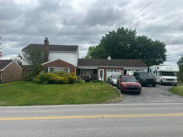 1806 E Canal Rd, Dover, PA 17315