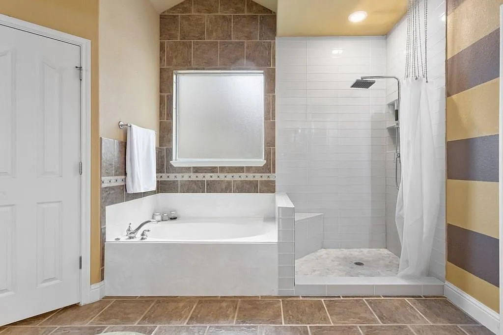 4 bed, 4183 sqft, $3,350 — Photo 2