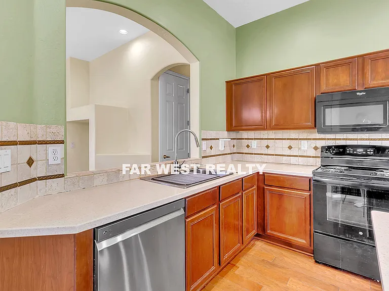 6728 E Voltaire Dr — Photo 6