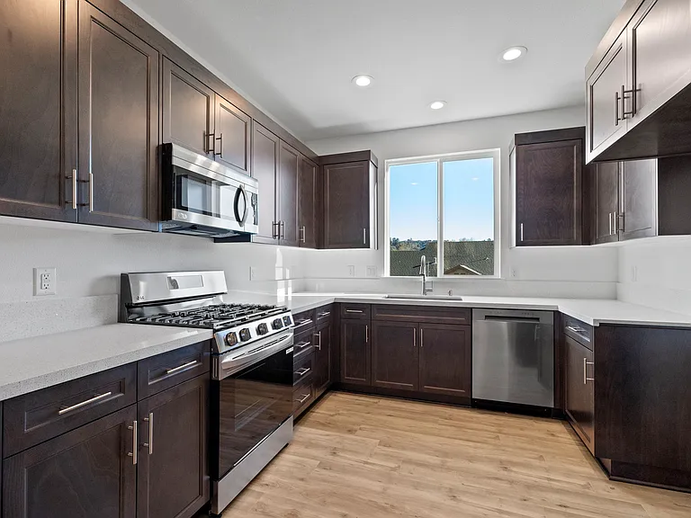 86 Cottage Ct — Photo 3