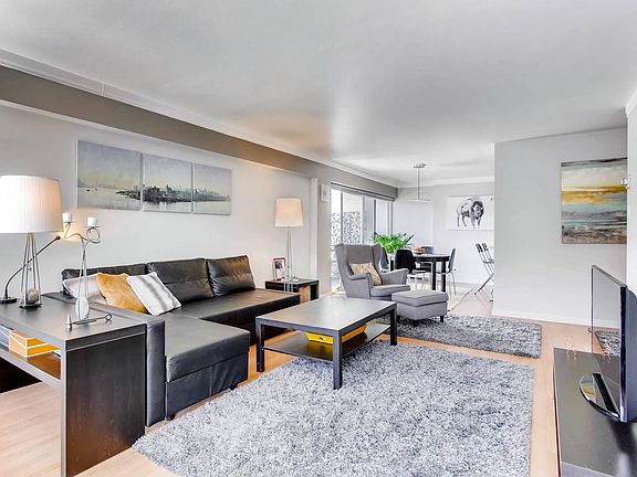 3rd image of 888 N Logan St APT 3C