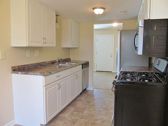 3rd image of 1506 Kemper St