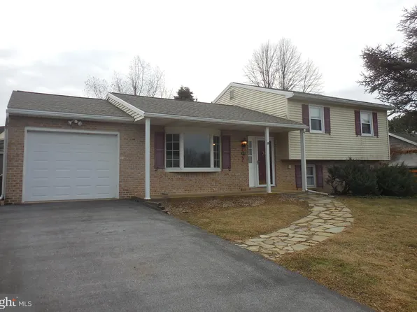 1305 Jill Ann Dr, Lebanon, PA 17042
