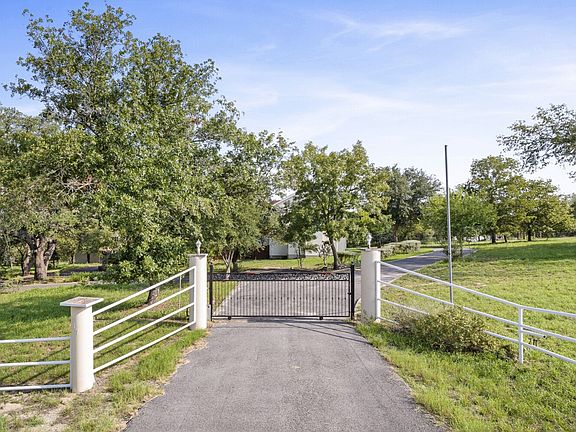 3rd image of 217 SKY VIEW DR