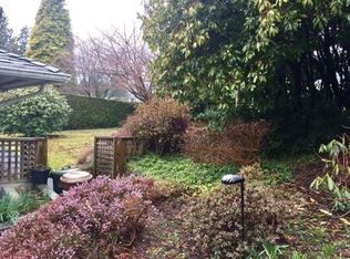 1077 23rd St, West Vancouver, BC V7V4W2