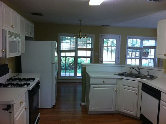 2nd image of 964 Bexhill Dr