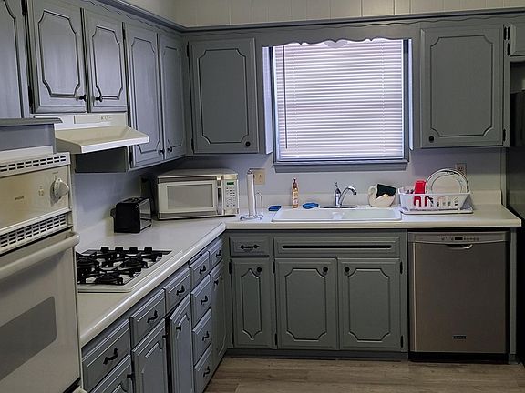 4th image of 3217 Oakbrook Dr