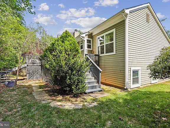 2nd image of 2904 Memory Ln