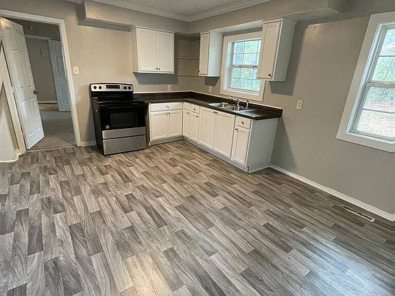3rd image of 511 Woodward Ave