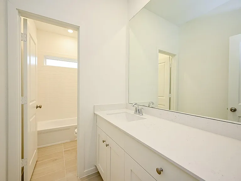 6427 Seafoam Lake Dr — Photo 37