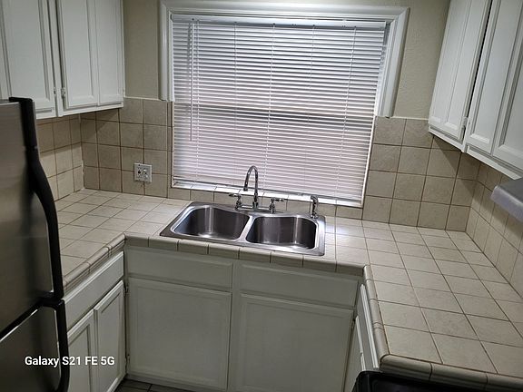 5th image of 2100 Cabrillo Ave #2106