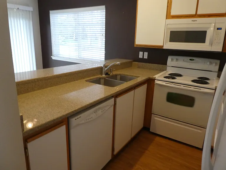 7123 SW Sagert St #104 — Photo 12