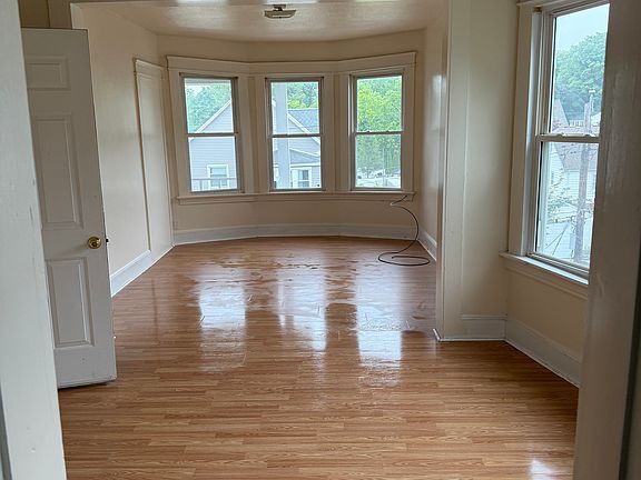 3rd image of 29 Burke St #3L