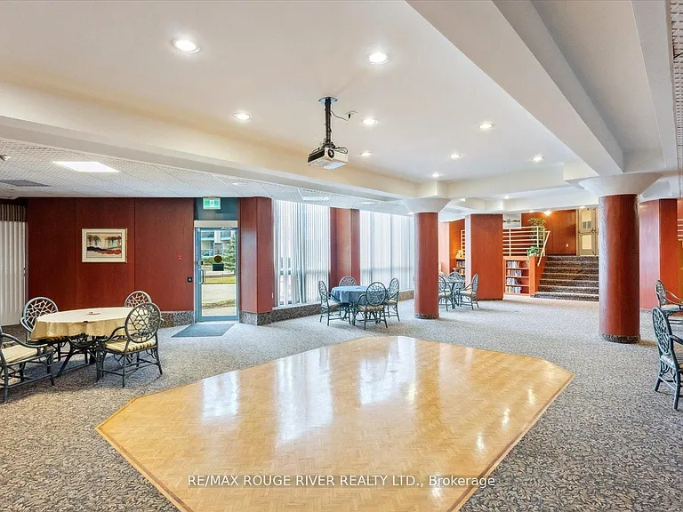 340 Watson St W #305 — Photo 27