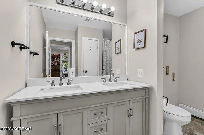 51 Venice Dr — Photo 5