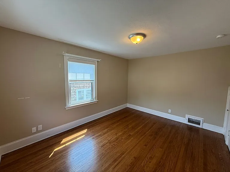 503 Commonwealth Ave — Photo 10