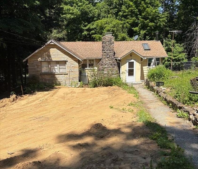 1st image of 17 Onteora Rd