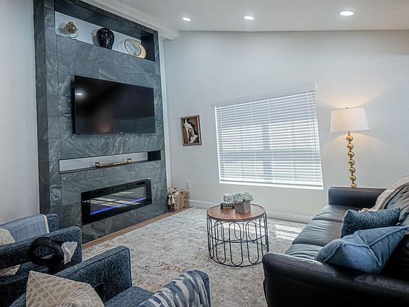 2nd image of 207 W Giddens Ave