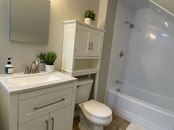 4th image of 310 Parker Rd #C